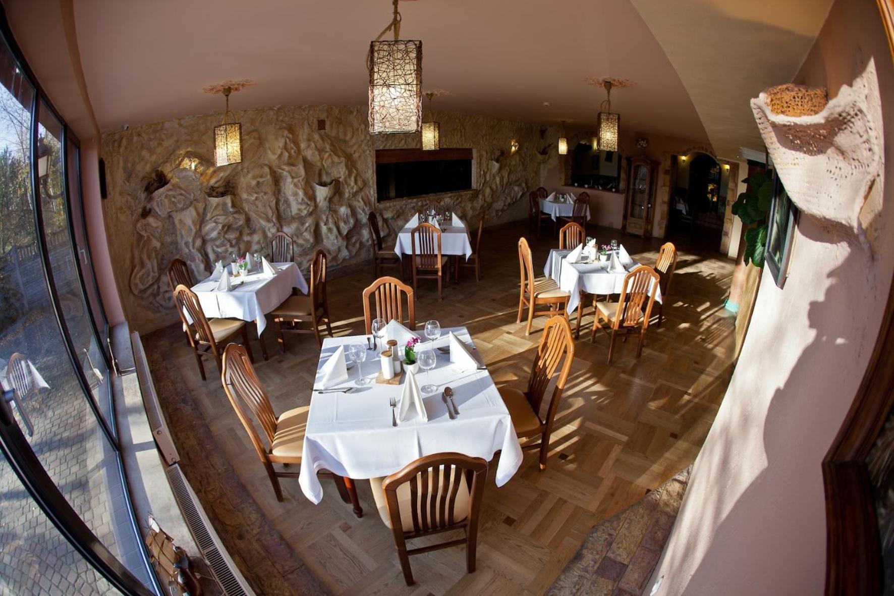 Hotel Kruk Smardzewice Buitenkant foto
