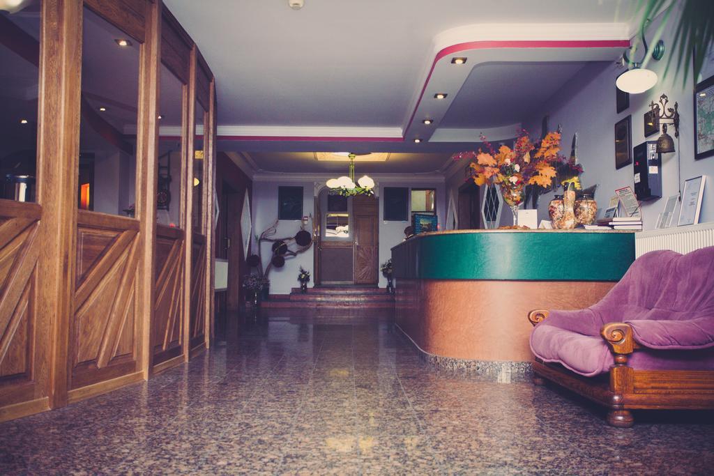 Hotel Kruk Smardzewice Buitenkant foto