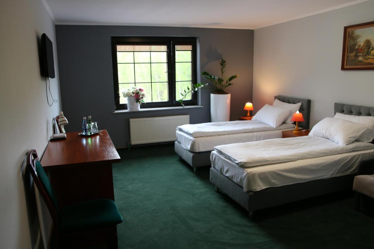 Hotel Kruk Smardzewice Buitenkant foto